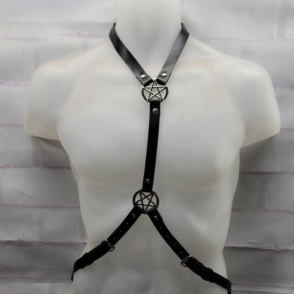 Gothic bondage leather harness/belt - Picture 2 of 6